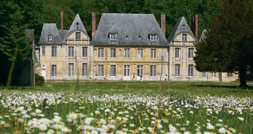 ChateauDuTaillis33_Exterior 854x455.jpg