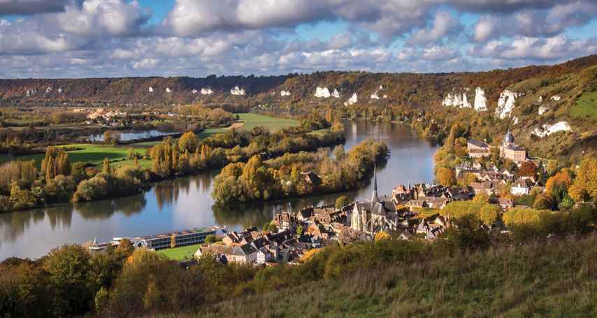 Les_Andelys_France 855x455.jpg